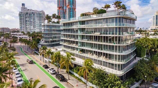 Building Photo - 1 Collins Ave