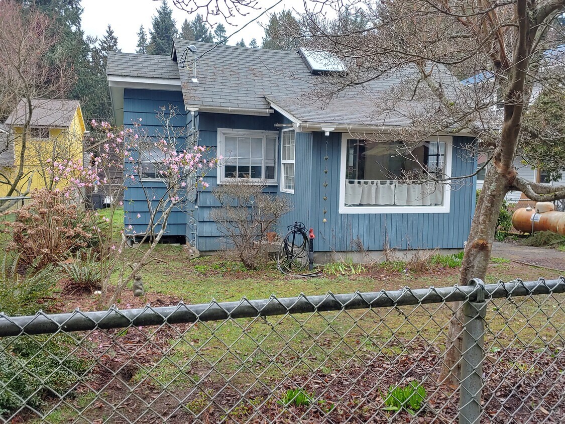 Primary Photo - 9272 NE Shore Dr