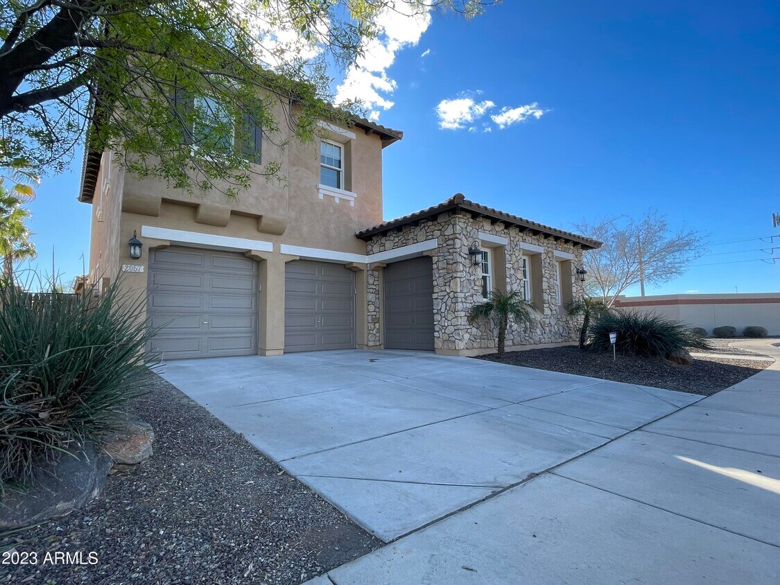 2057 E Desert Broom Dr, Chandler, AZ 85286 House Rental in Chandler