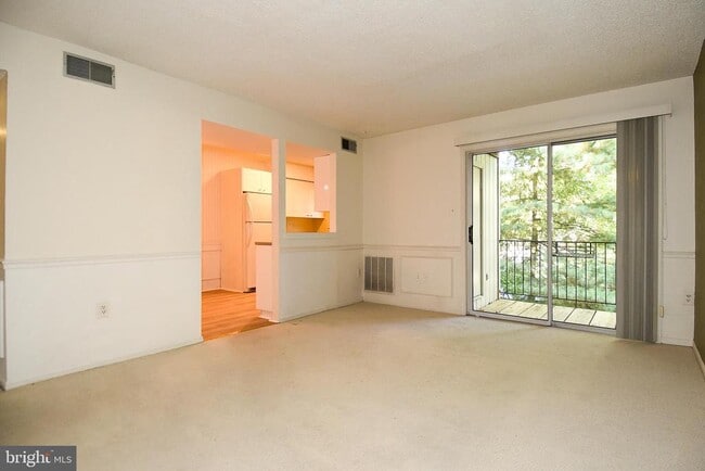 Building Photo - 7760 New Providence Dr