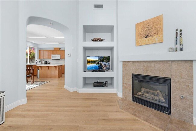 Building Photo - Newly Updated North Clovis 3/3 Near Buchan...