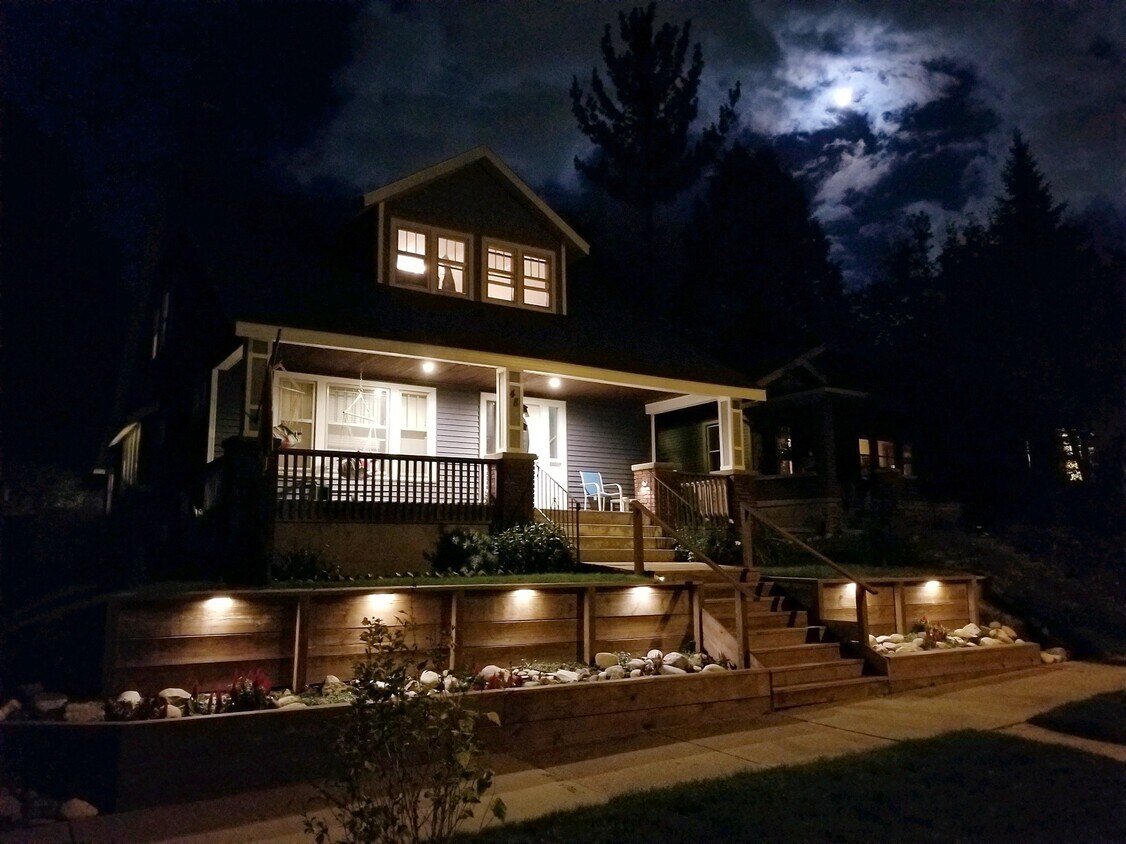 48 Auburn Avenue Southeast Unit 1 First Floor and Basement, Grand