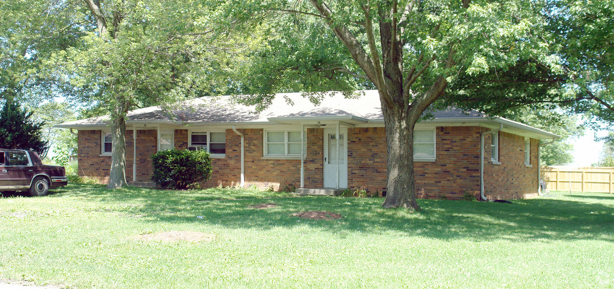 Building Photo - 570 W US Hwy 52