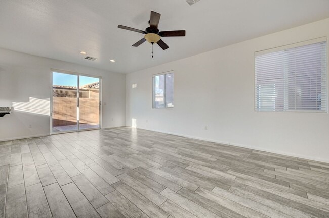 Foto del edificio - Single Family Home in Southwest Las Vegas