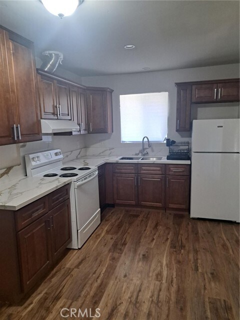 Building Photo - 3298 N Arrowhead Ave
