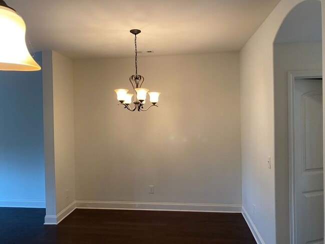 Building Photo - 3/2.5 Townhome in TollGate Village!
