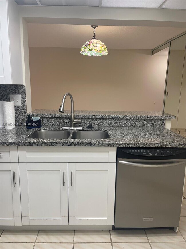 Foto del edificio - 10249 NW 9th St Cir
