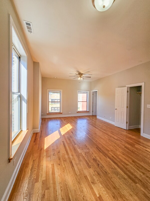 Building Photo - 1739 W Addison St