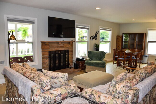 Foto del edificio - 3 br, 2 bath House - 462 North Shattuck