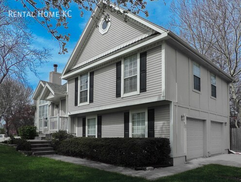 Building Photo - Open and Light Split Level for lease in Bl...