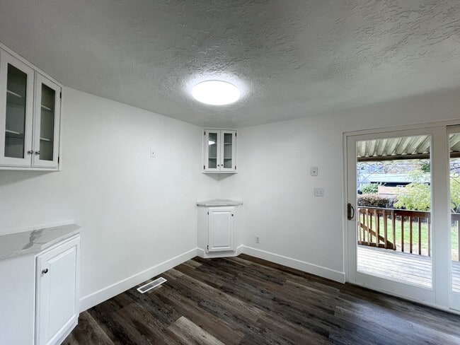 Photo - 5324 S Hamlin St House