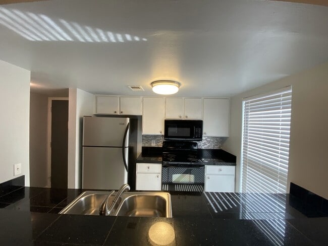 Beautiful Condo in Englewood - Condo for Rent in Englewood, CO