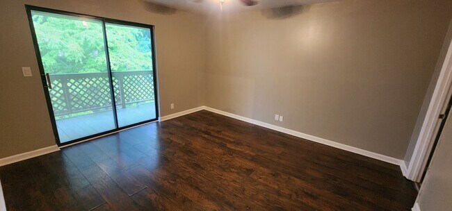Foto del edificio - APARTMENT 1BR/1BA