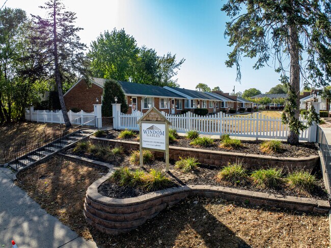 Building Photo - Windom Gables