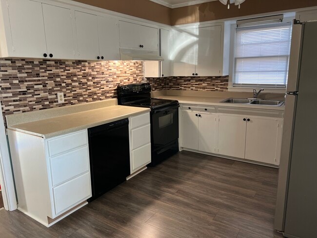 Cocina McCrary (2) - 508 N McCrary Rd