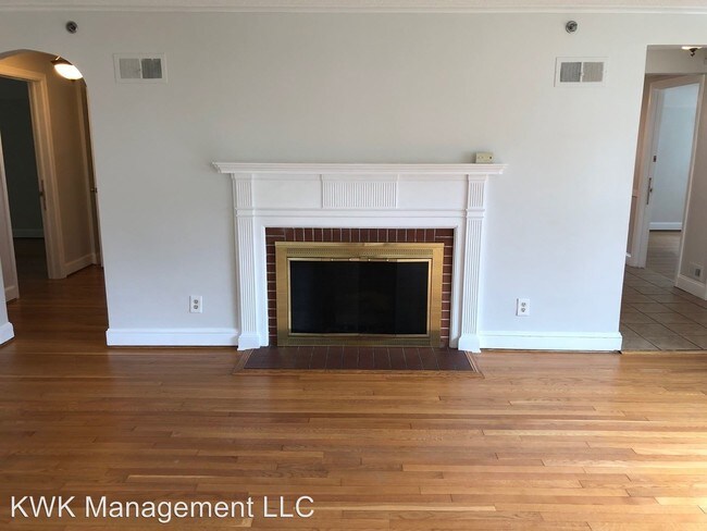 Building Photo - 4 br, 3 bath House - 315 Henry Street
