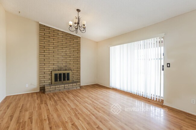 Building Photo - 1643 W Muriel Dr