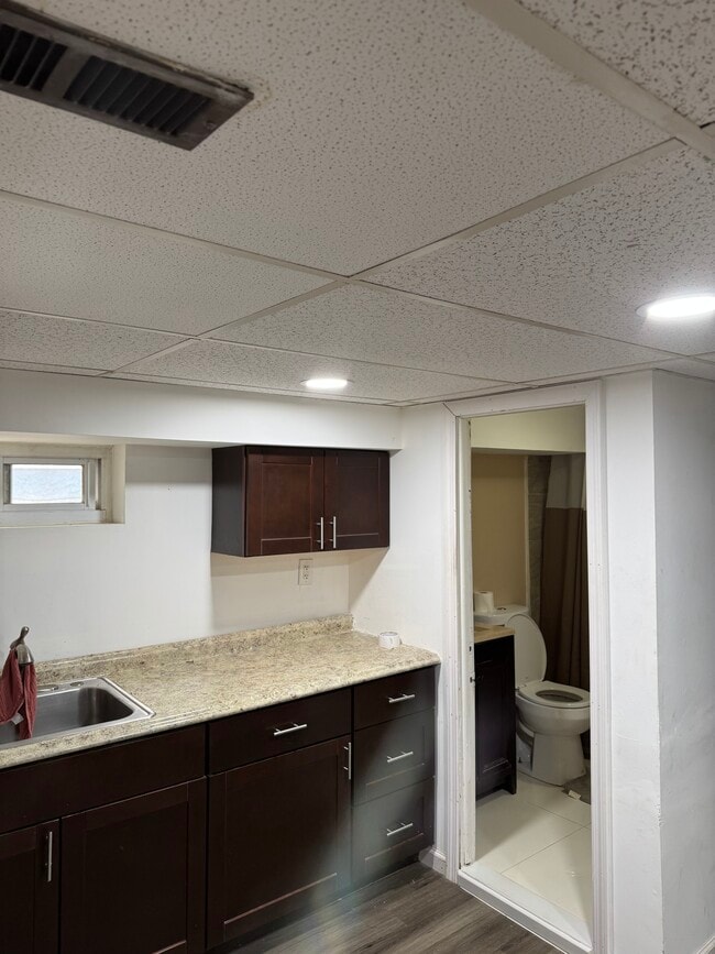 Foto del edificio - 3555 Hylan Blvd