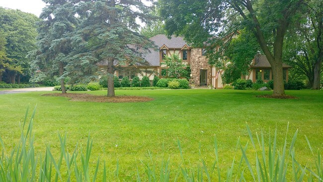 Foto del edificio - 50 Carlisle Rd