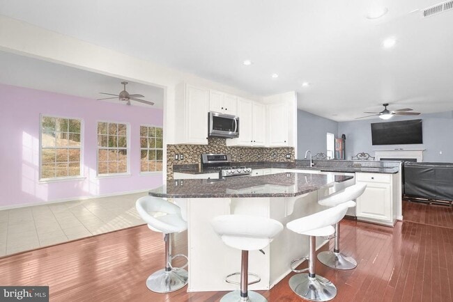 Foto del edificio - 71 Bismark Dr