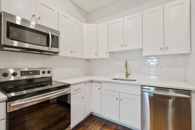 Foto del edificio - 3233 O'Donnell St