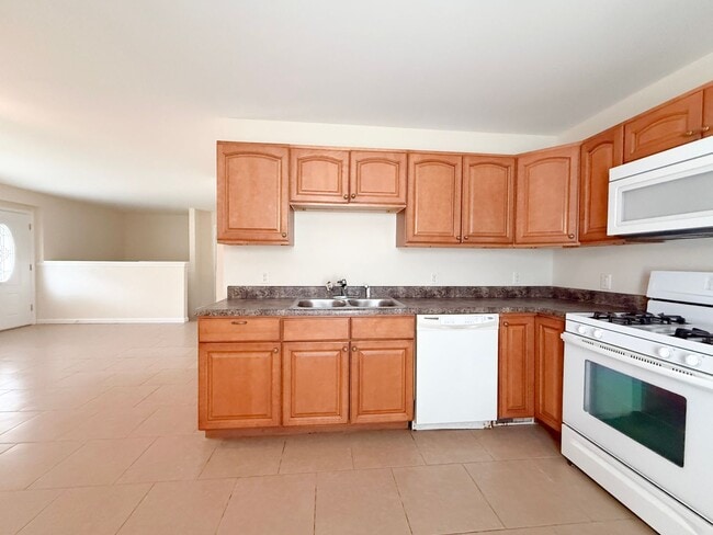 Building Photo - 1465 Paran Rd