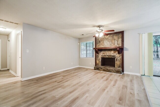 Building Photo - 9288 Knoll Ct
