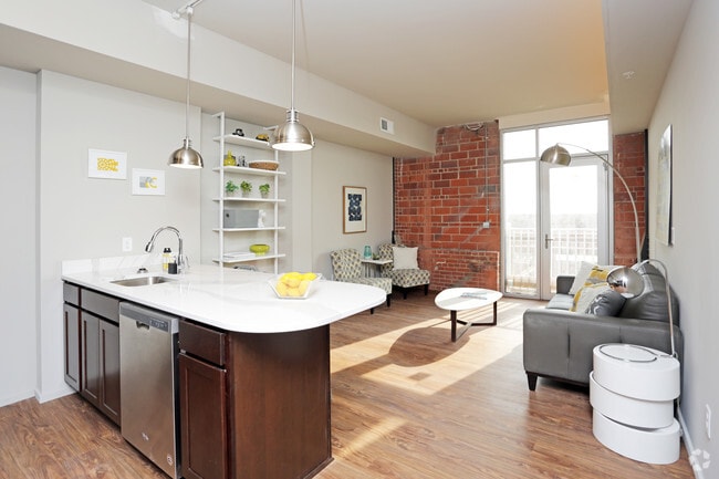 Overview - Breakers Omaha Apartments