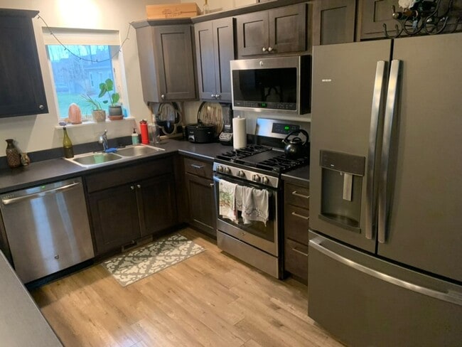Foto del edificio - 3255 Breeze Ln