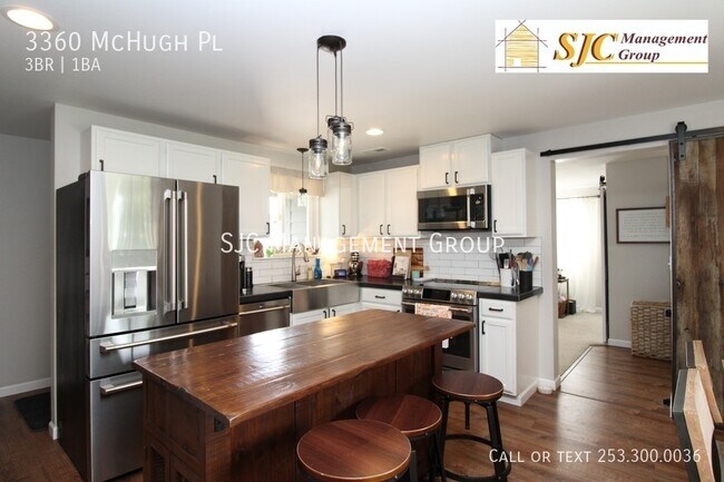 Building Photo - 3360 Mc Hugh Pl