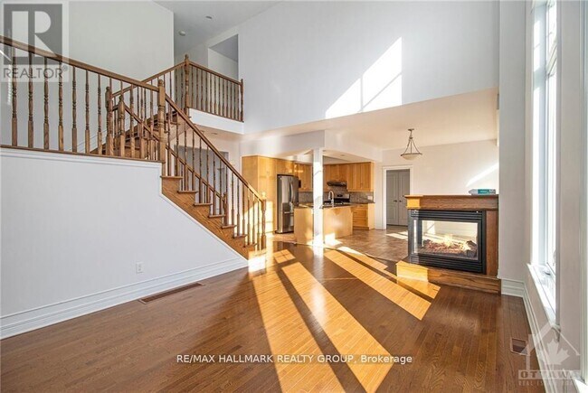 Building Photo - 123 Solera Cir