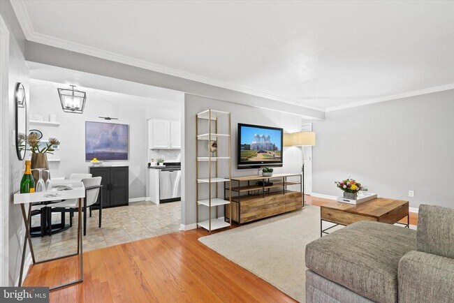 Foto del edificio - 3332 Spring Ln