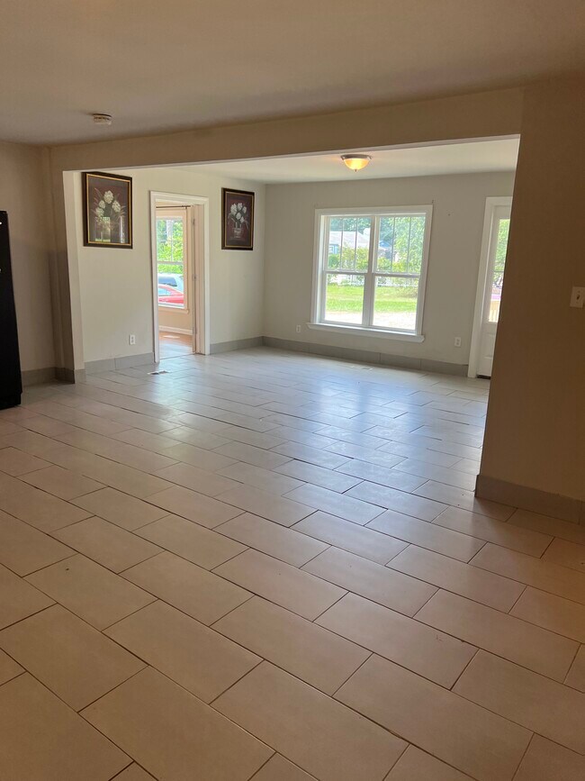Building Photo - 4646 Jones Sausage Rd
