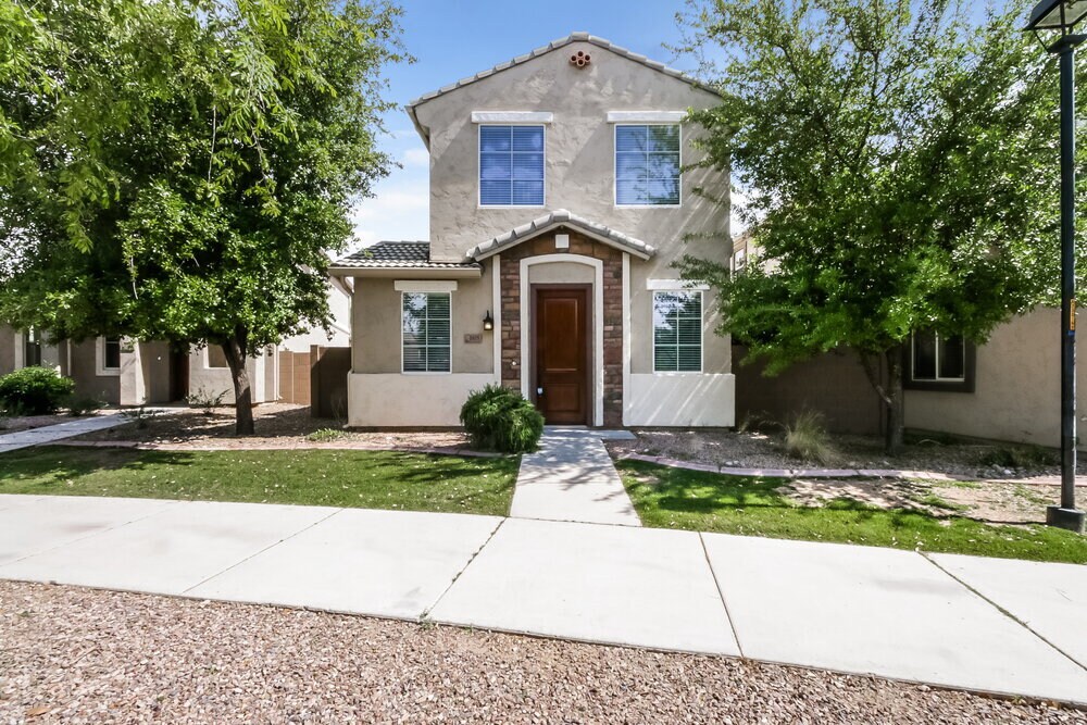 Primary Photo - 1635 S Wildrose