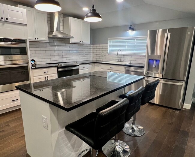 Kitchen - 4531 Embry Rd