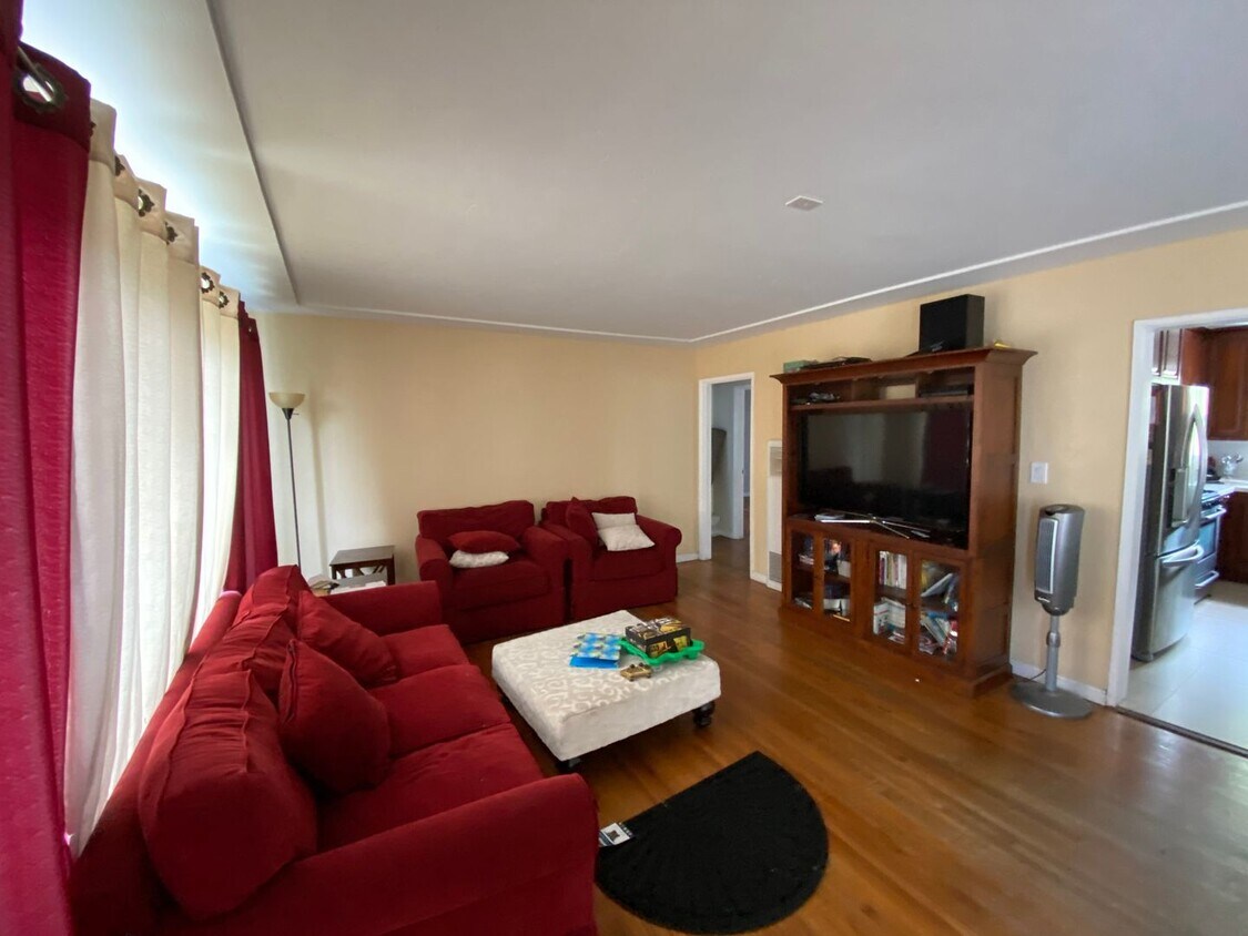 Primary Photo - 3 Bedrooms 2 baths house in Chula Vista