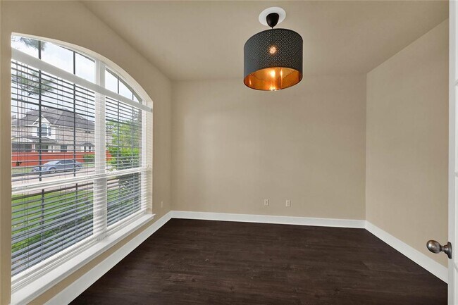 Foto del edificio - 12303 Winebrook Dr