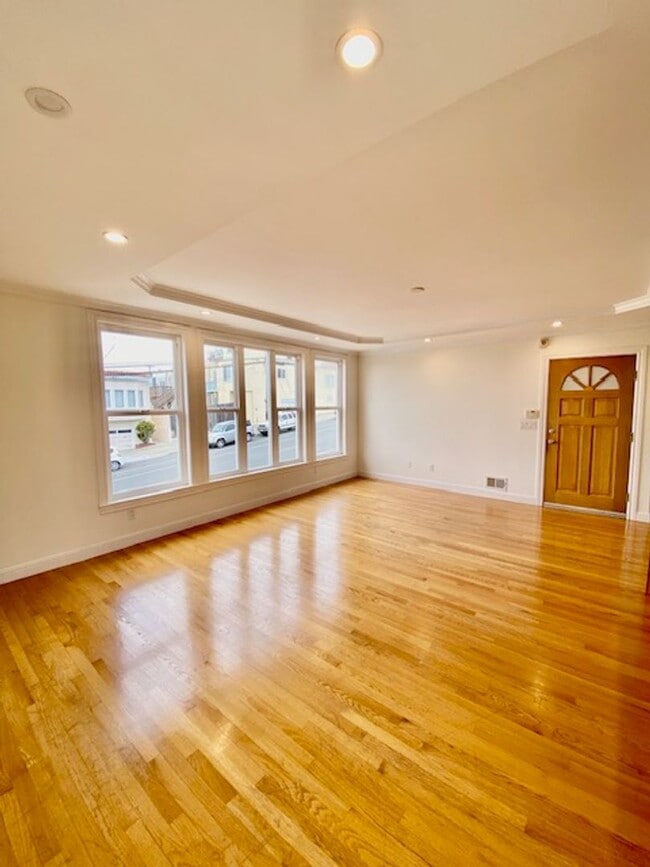 Building Photo - 4127-4129 Kirkham