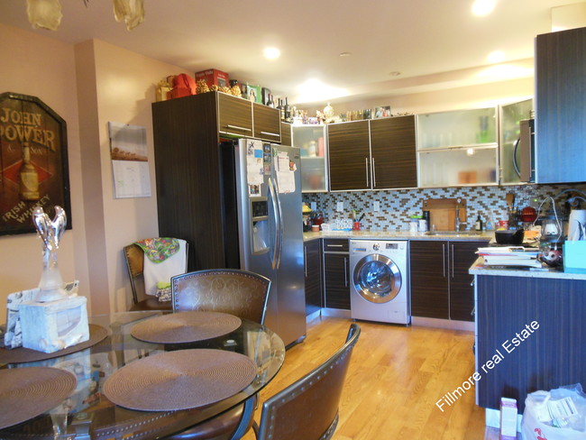Building Photo - The Cornelia Condominium