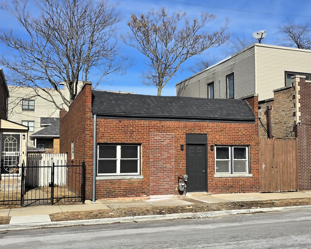 Foto principal - 1720 E 73rd St