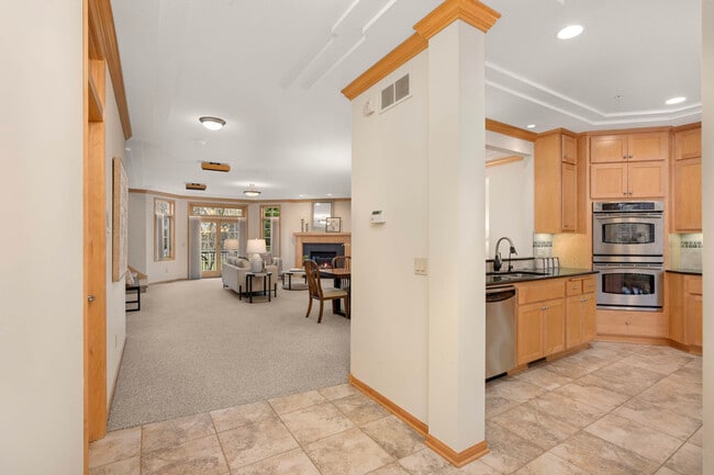 Building Photo - 10855 Falling Water Ln