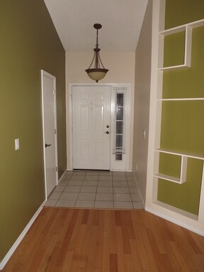 Building Photo - 6523 Piccadilly Ln