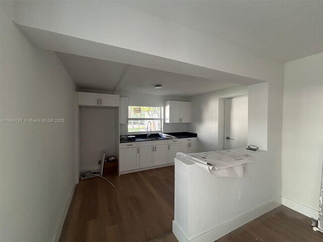 Foto del edificio - 181 NW 44th St