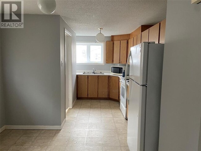 Building Photo - 6 Edgecombe Dr