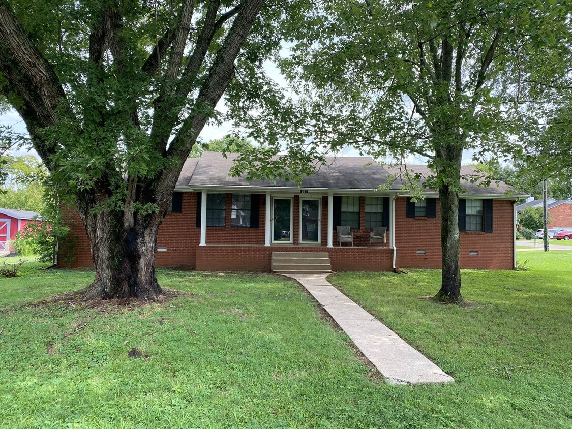 Primary Photo - 501 Gracy Ave