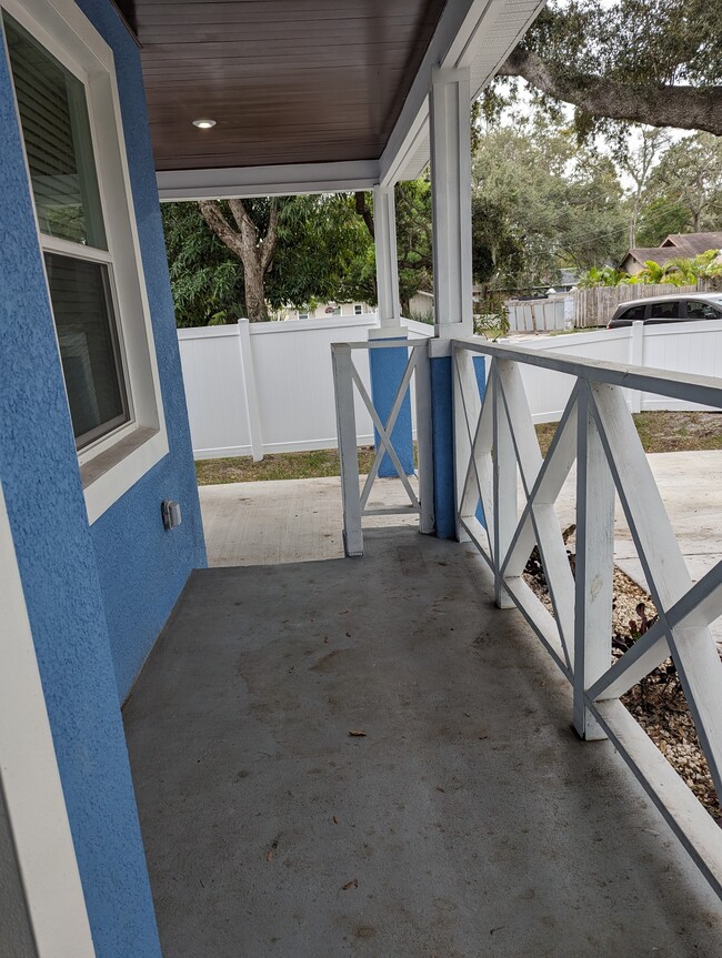 Building Photo - 2010 Seminole Blvd S