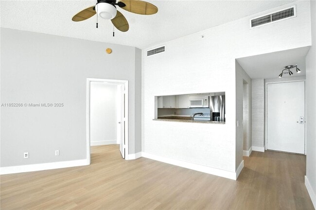 Foto del edificio - 2475 Brickell Ave