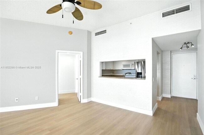 Building Photo - 2475 Brickell Ave