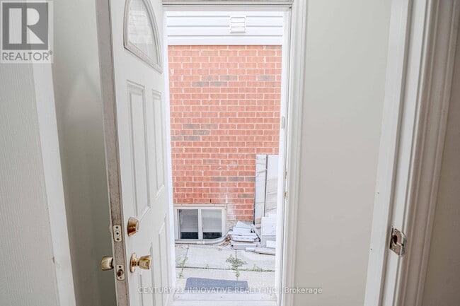 Building Photo - 1524 Avonmore Square