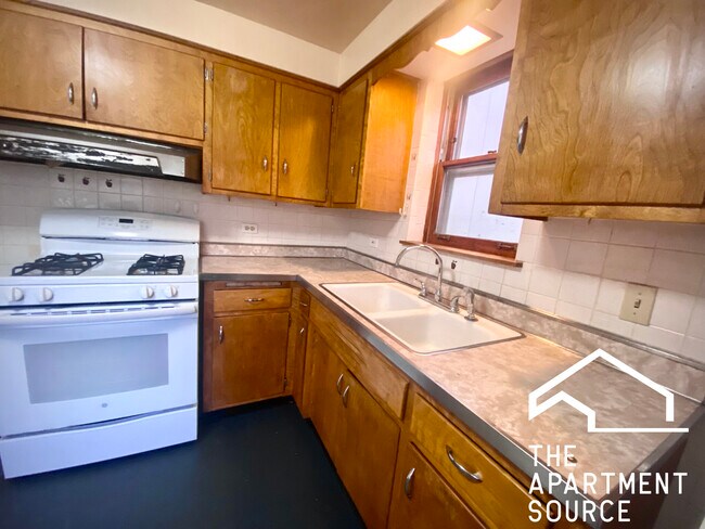 Building Photo - 7146 Riverside Dr